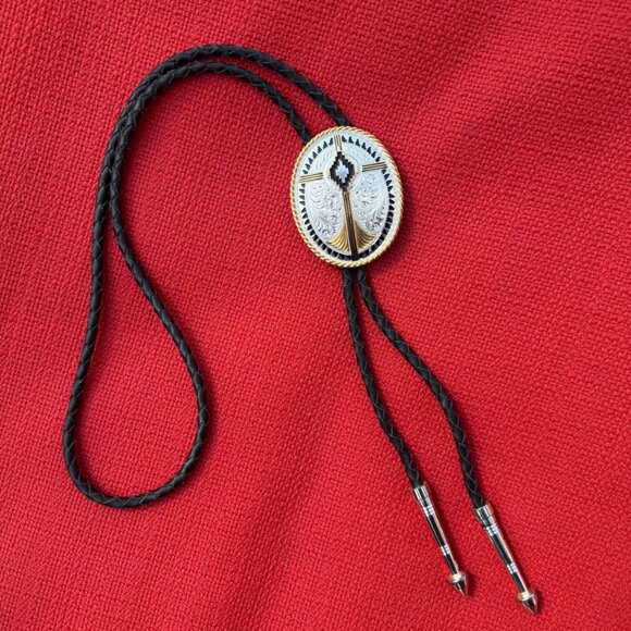 Antique Montana Silversmiths Engraved Oval Bolo Tie Perfect Condition - Picture 1 of 10